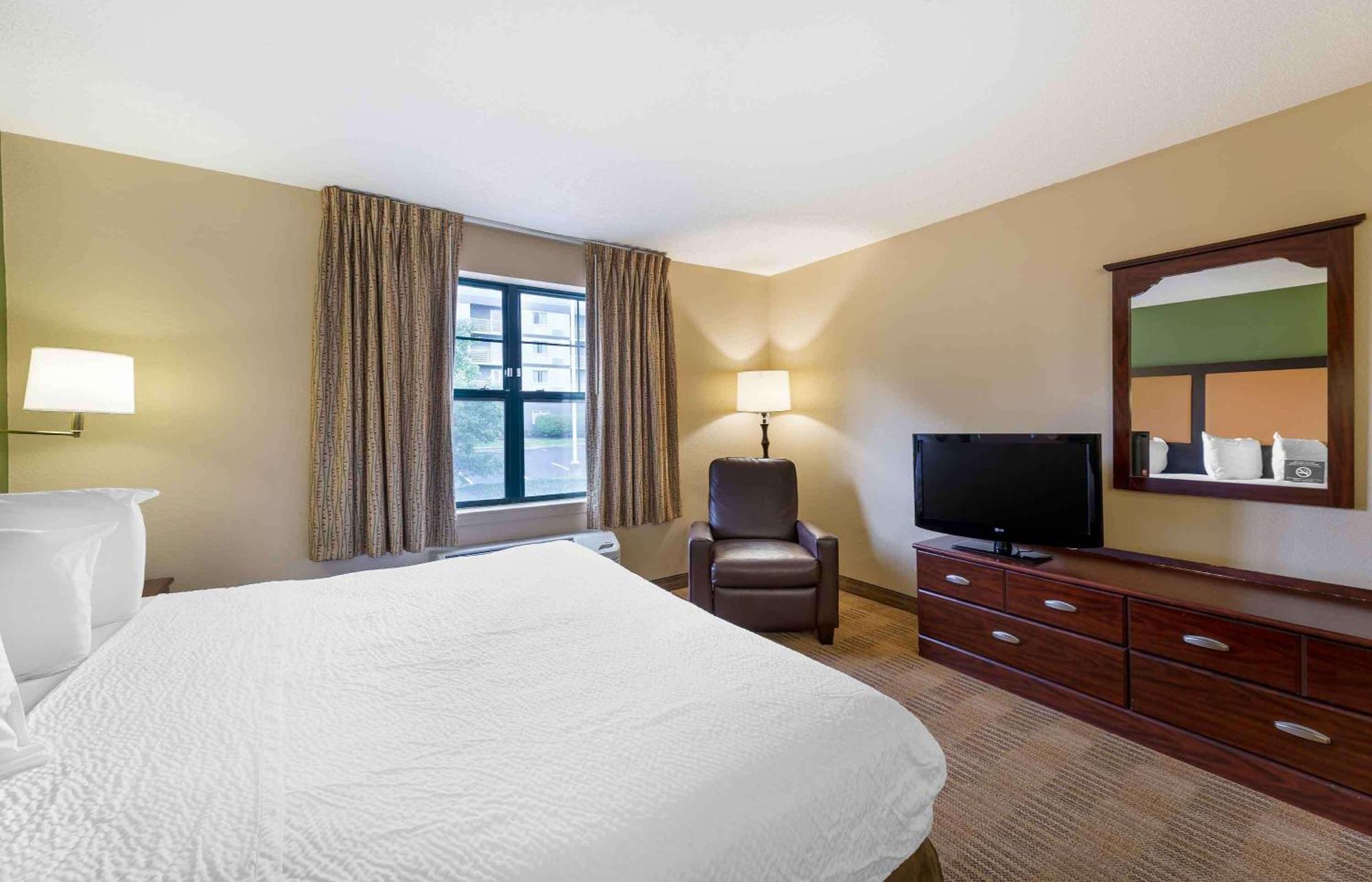 Extended Stay America Suites - Washington Dc Germantown Milestone Экстерьер фото